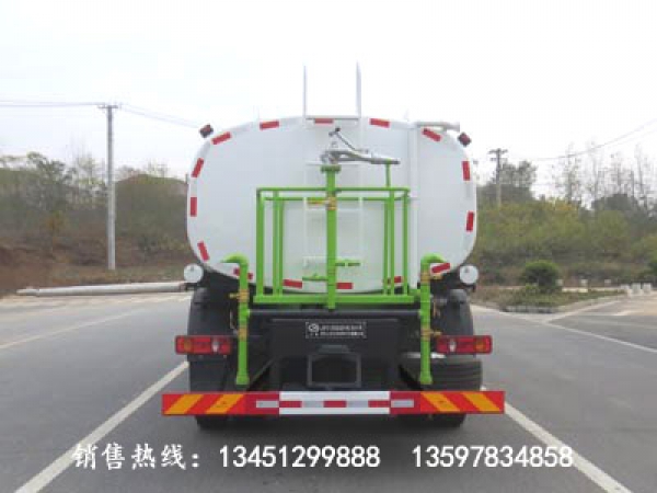 东风天锦洒水车（国六）